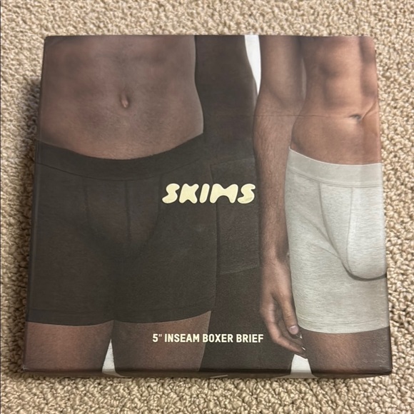 SKIMS Men's Boxer Briefs - 5 inch inseam NEW IN BOX - Picture 1 of 3